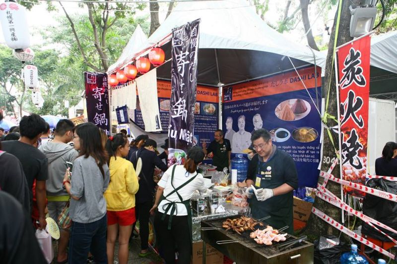 Gian hàng ẩm thực